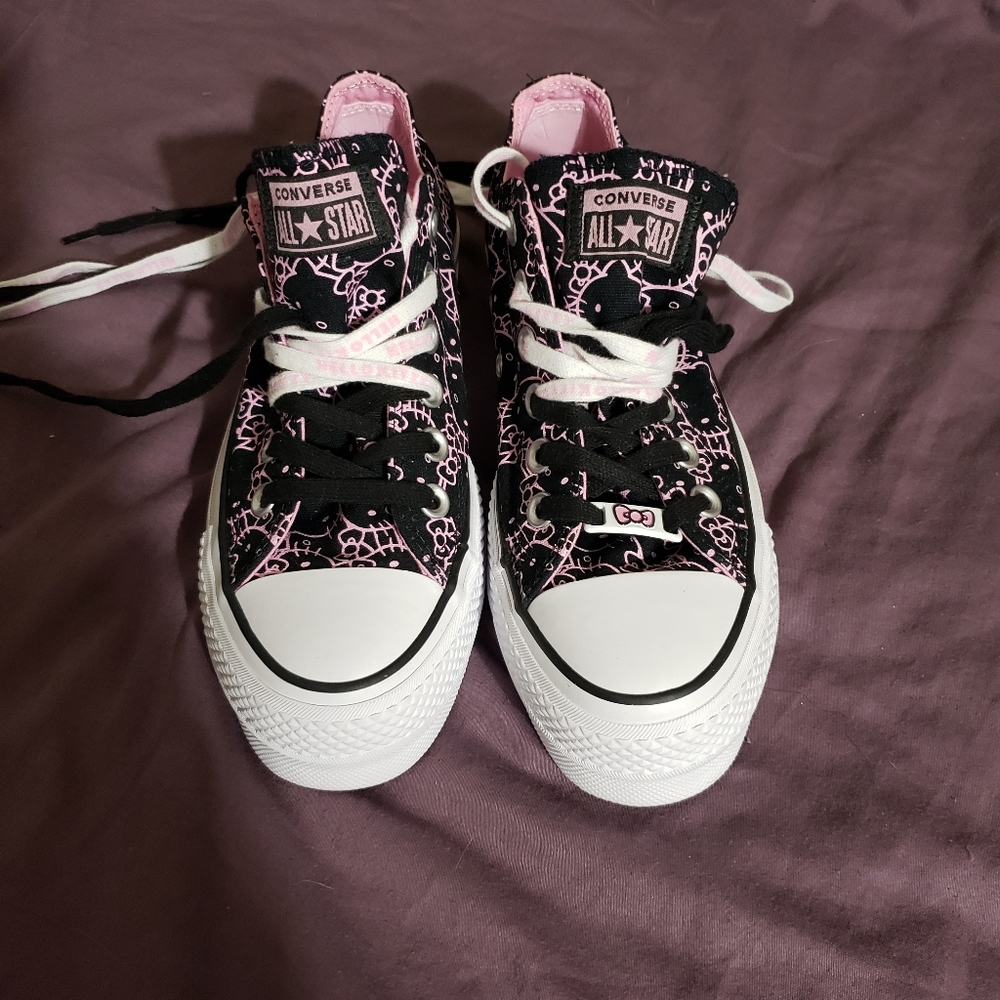 🔥NEW🔥Pink And Black Hello Kitty Converse Size 6